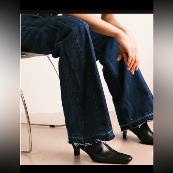 VOUT ATELIER
WIDE LEG FIT DENIM JEANS - DEEP INDIGO
Size 30 - Picture 3 of 12